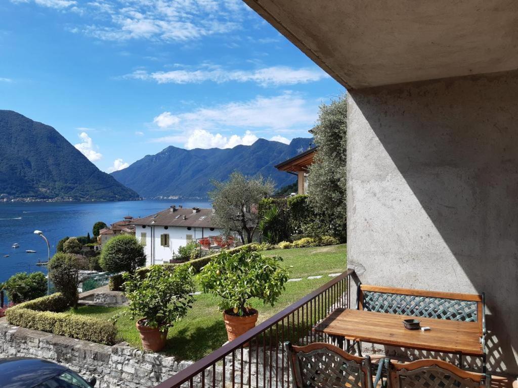 Big Apartment With Lake View And Two Bedrooms サーラ・コマチーナ エクステリア 写真