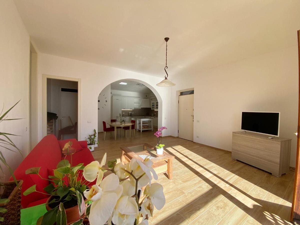 Big Apartment With Lake View And Two Bedrooms サーラ・コマチーナ エクステリア 写真