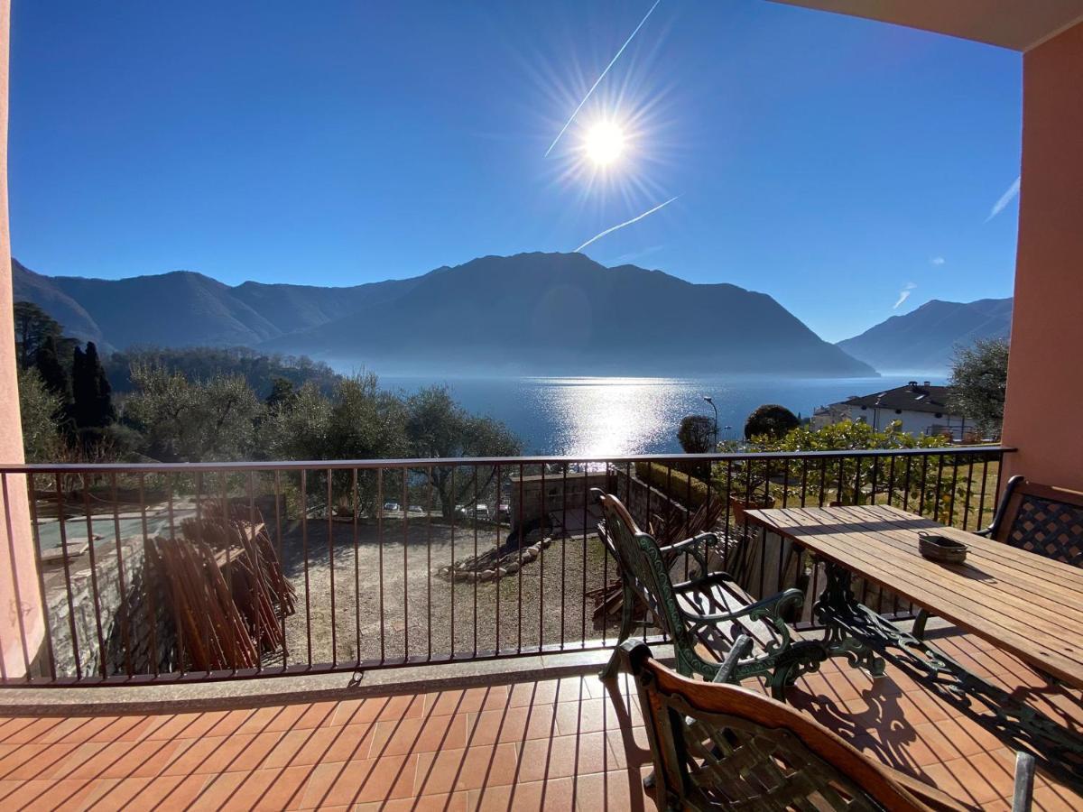 Big Apartment With Lake View And Two Bedrooms サーラ・コマチーナ エクステリア 写真